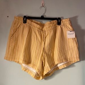 NWT yellow striped linen shorts💛